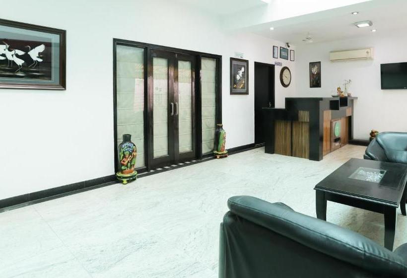 בית מלון כפרי Treebo Trip Singh Suites 2