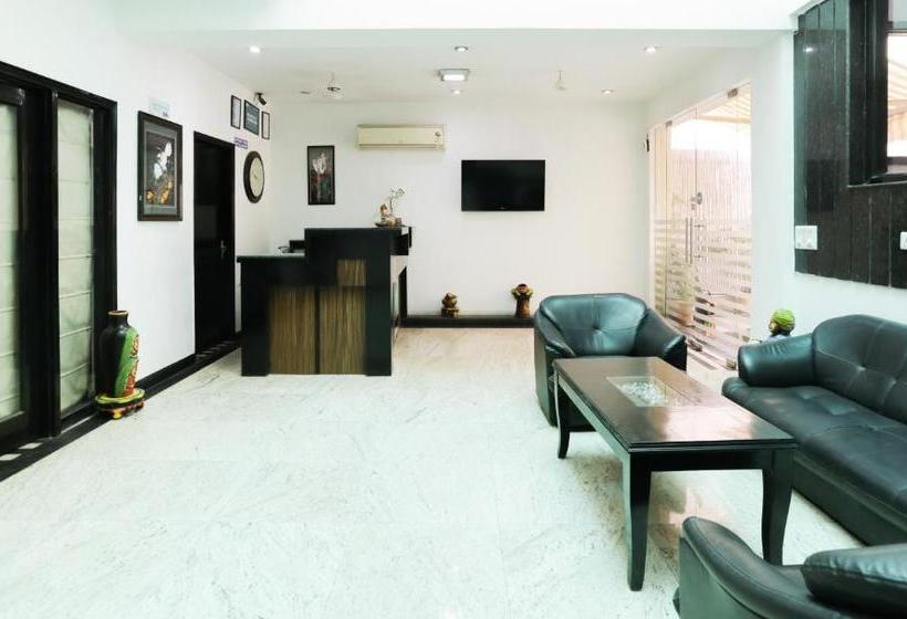 בית מלון כפרי Treebo Trip Singh Suites 2