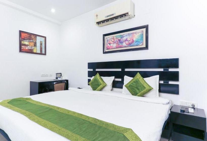 בית מלון כפרי Treebo Trip Singh Suites 2