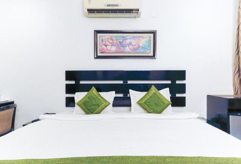 בית מלון כפרי Treebo Trip Singh Suites 2