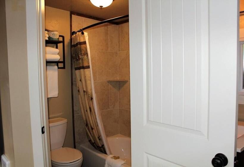 فندق على الطريق Elkhorn Cabins And Inn