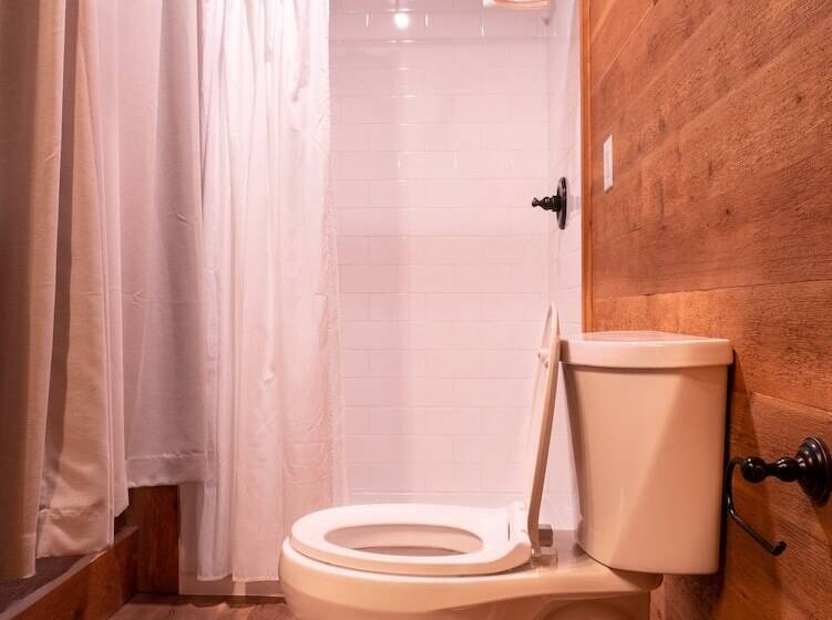 فندق على الطريق Elkhorn Cabins And Inn