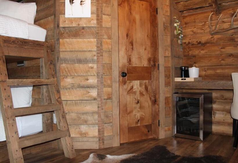 فندق على الطريق Elkhorn Cabins And Inn