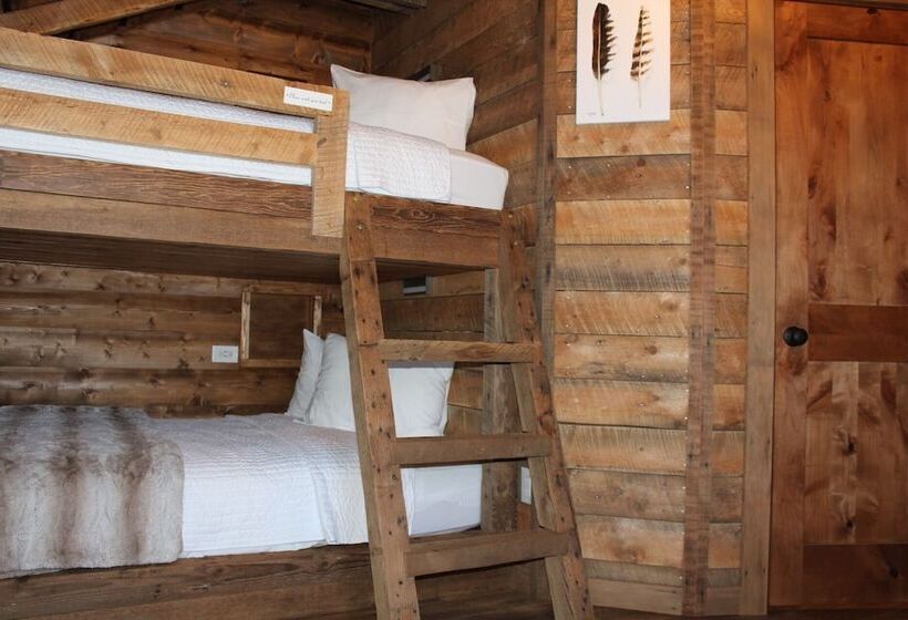 فندق على الطريق Elkhorn Cabins And Inn