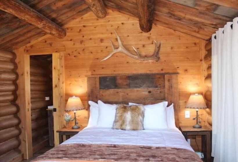 فندق على الطريق Elkhorn Cabins And Inn