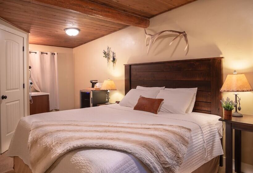 فندق على الطريق Elkhorn Cabins And Inn