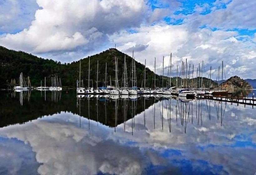 Palmiye Hotel & Marina