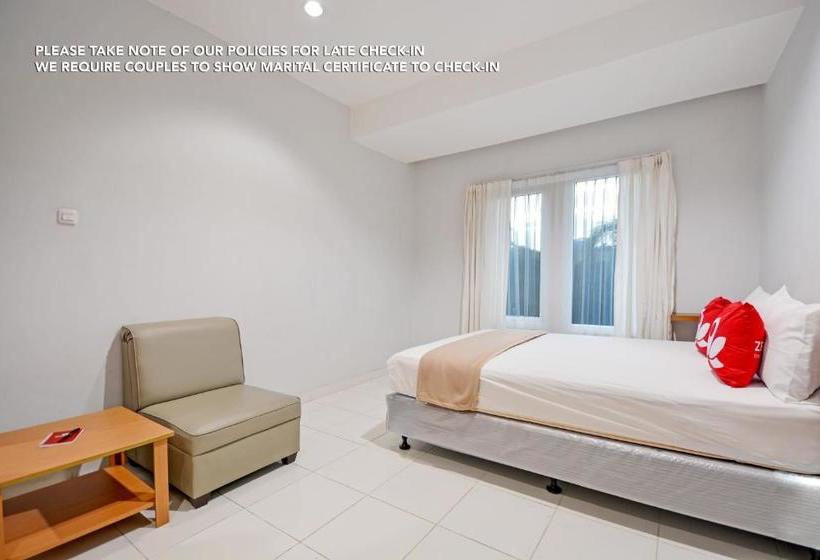 Пансион Zen Rooms Puri Indah Syariah