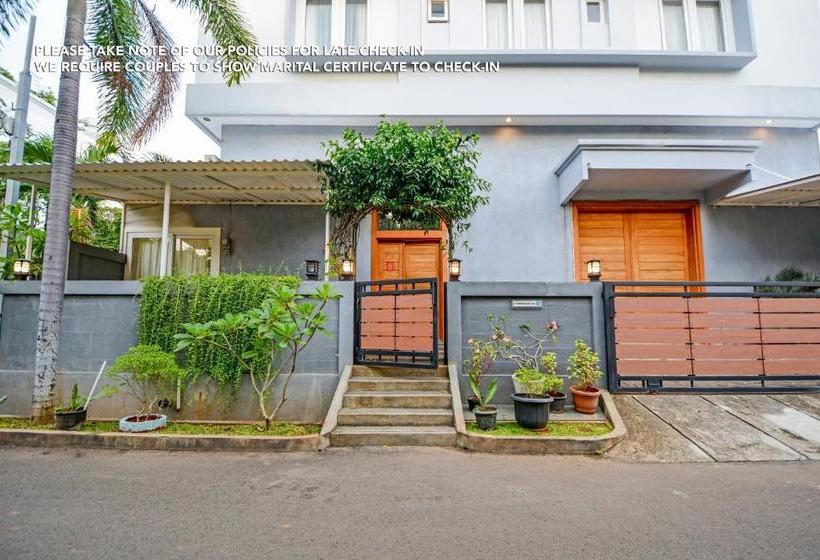 Пансион Zen Rooms Puri Indah Syariah