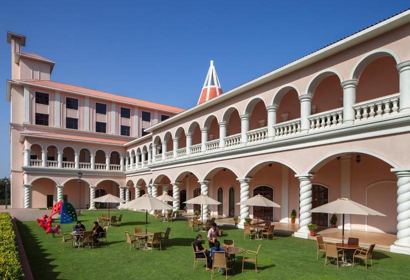 استراحتگاه Dlf City Club 5