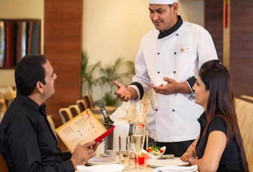 استراحتگاه Dlf City Club 5