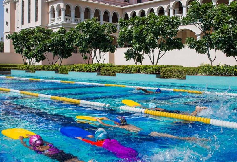 استراحتگاه Dlf City Club 5