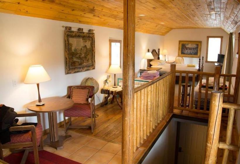 旅馆 Snowmansion Taos Adventure Lodge