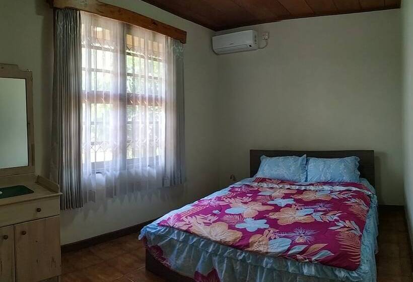 Villa Bumblebee 2 – Little Venice Puncak