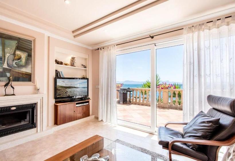 Villa Lighthouse In Alcanada