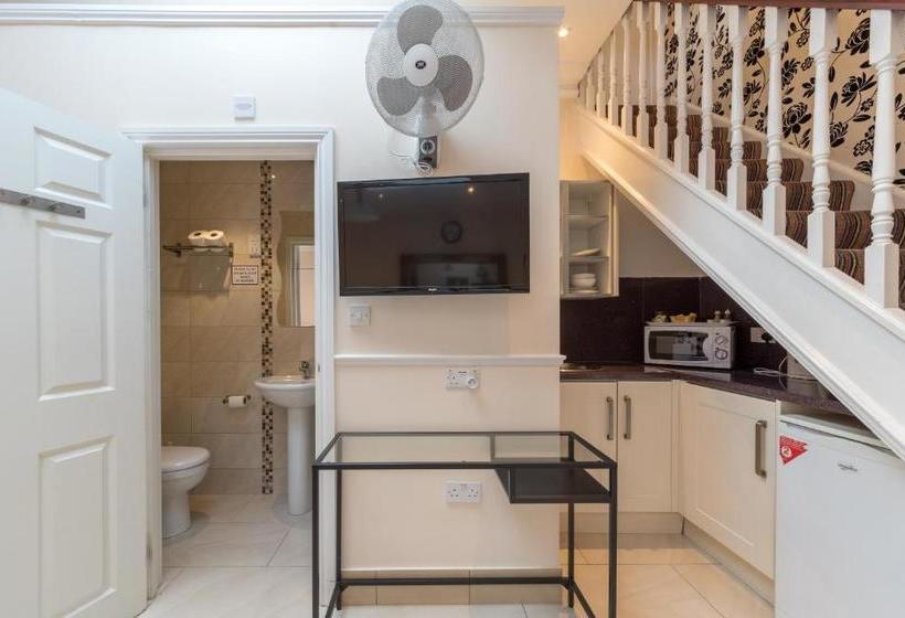 Отель Golden By Saba