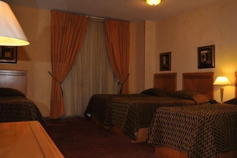 Отель Qasr Al Ansar Golden Tulip