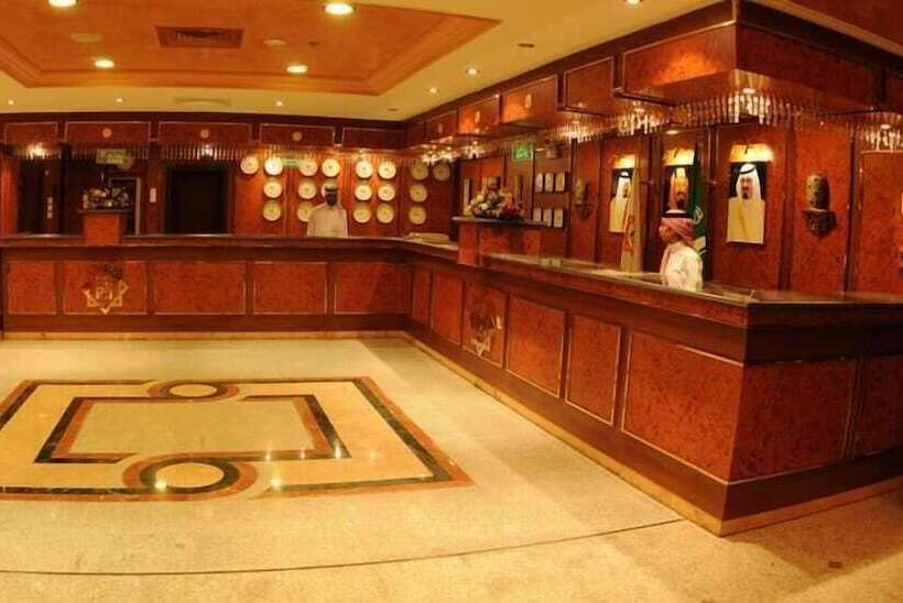 Отель Qasr Al Ansar Golden Tulip