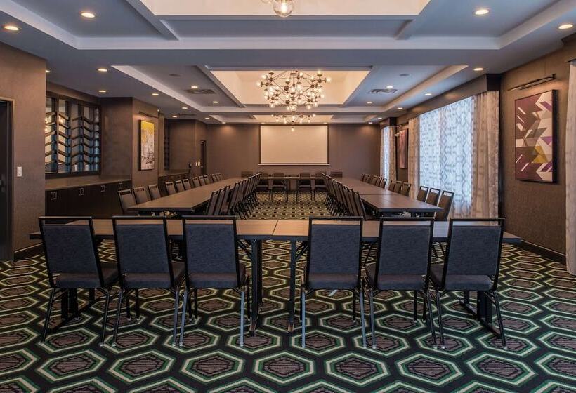 فندق Hampton Inn & Suites Winstonsalem Downtown