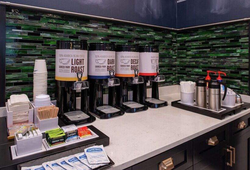 فندق Hampton Inn & Suites Winstonsalem Downtown