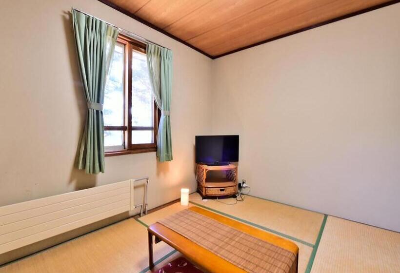 בית מלון כפרי Kurumayama Kogen Guesthouse Urara