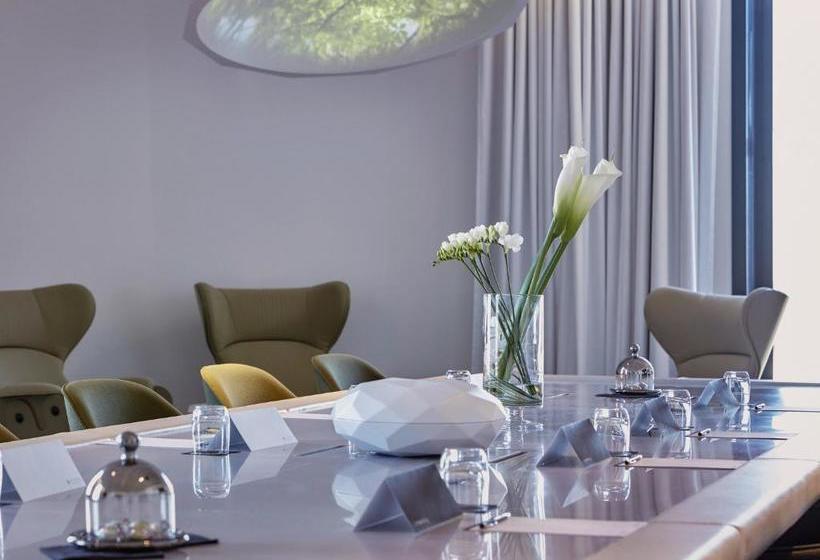 Отель Nadi Bay Resort And Spa Fiji