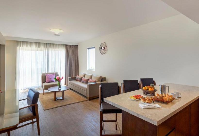 Отель Nadi Bay Resort And Spa Fiji