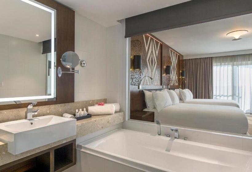 هتل Nadi Bay Resort And Spa Fiji