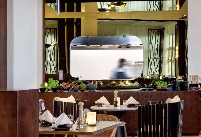 Отель Nadi Bay Resort And Spa Fiji