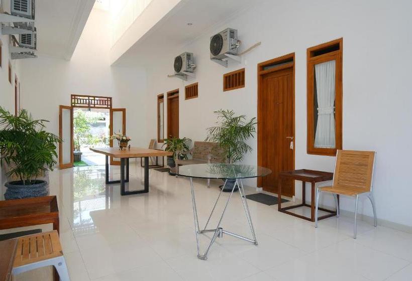 Отель Reddoorz Syariah Near Taman Pelangi Jogja 2