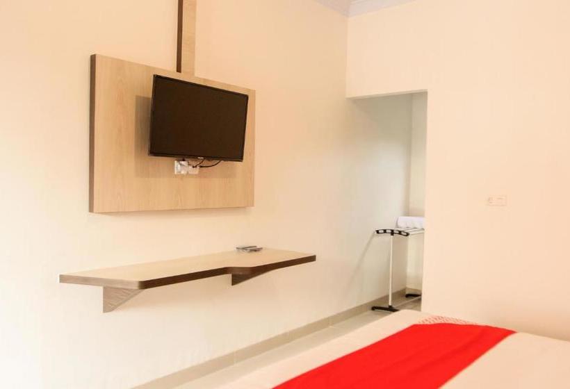 فندق Oyo 174 Desilva Bandara