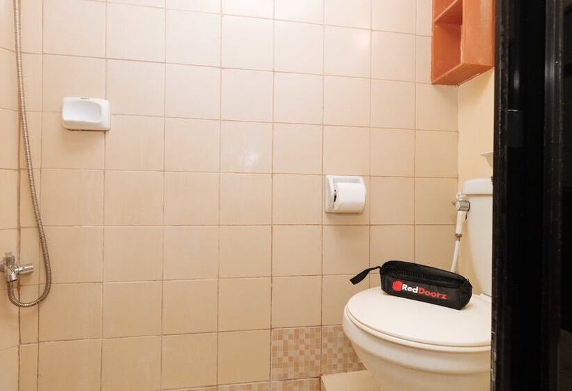 בית מלון כפרי Reddoorz Plus @ Rsg Legarda Manila