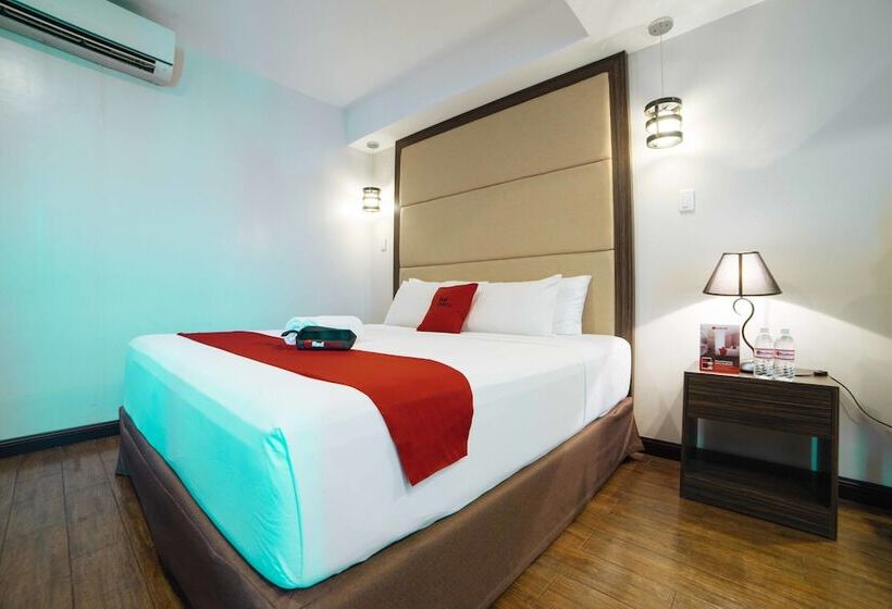 Отель Reddoorz Premium @ West Avenue Quezon City