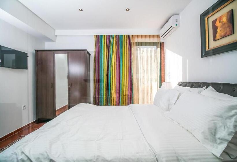 Danezis City Stars Boutique Apart