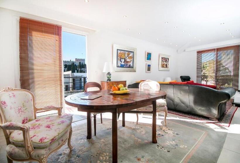 Danezis City Stars Boutique Apart