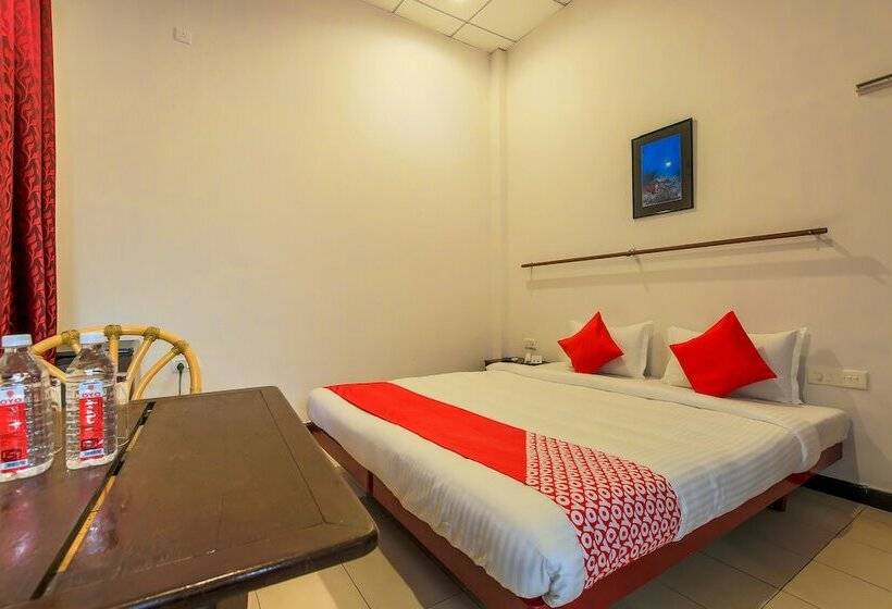 فندق Little Italy By Oyo Rooms