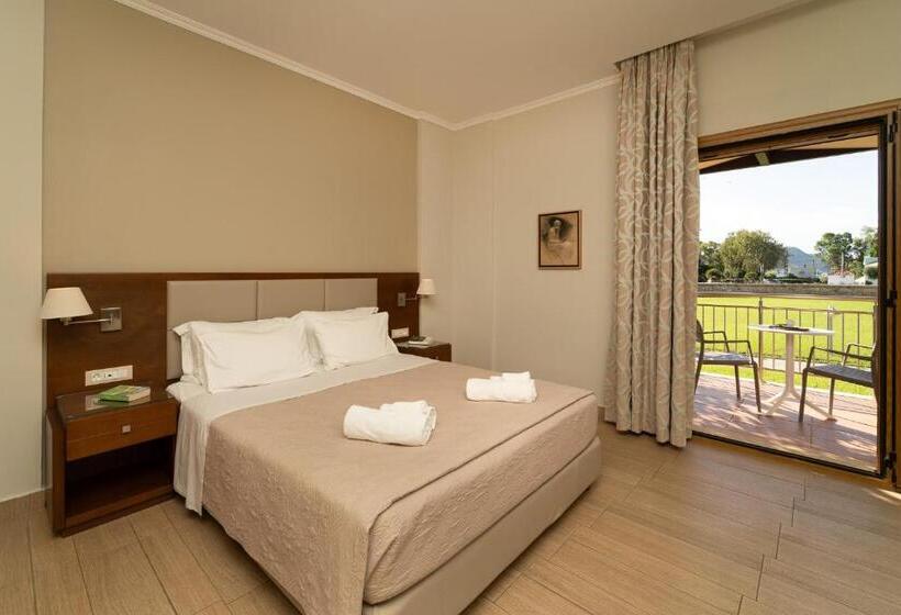 בית מלון כפרי Niriides Luxury Villas