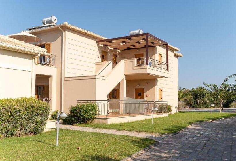 בית מלון כפרי Niriides Luxury Villas