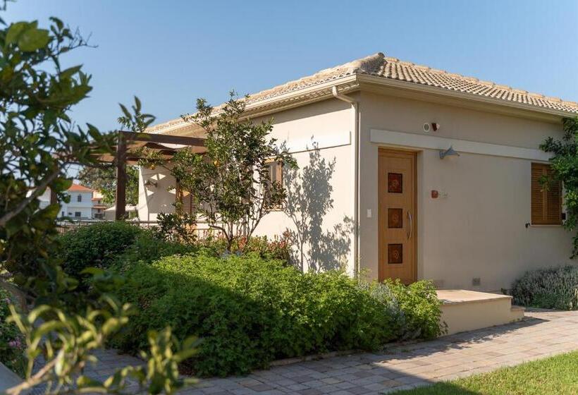 בית מלון כפרי Niriides Luxury Villas