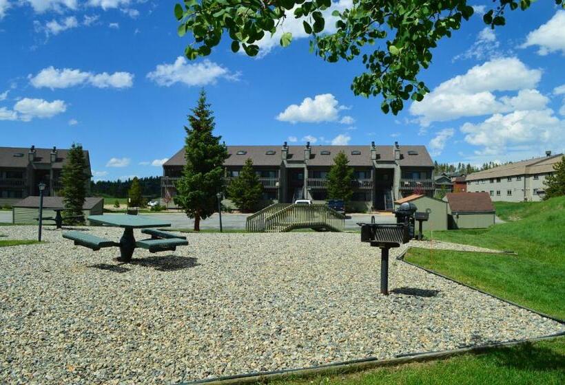 בית מלון כפרי Pines At Meadow Ridge