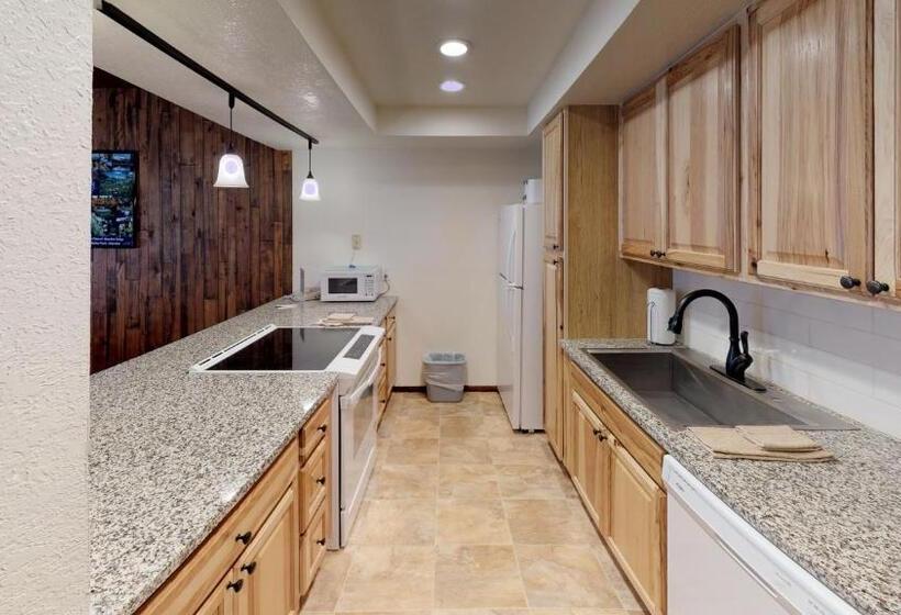 בית מלון כפרי Pines At Meadow Ridge