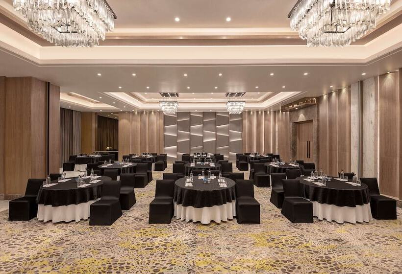 هتل Radisson Mumbai Andheri Midc