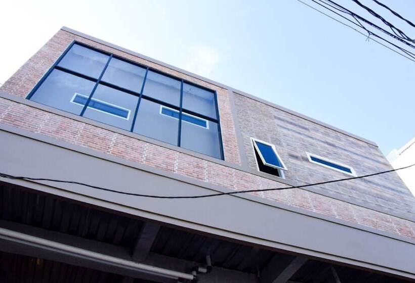 펜션 Reddoorz Near Mangga Dua Square