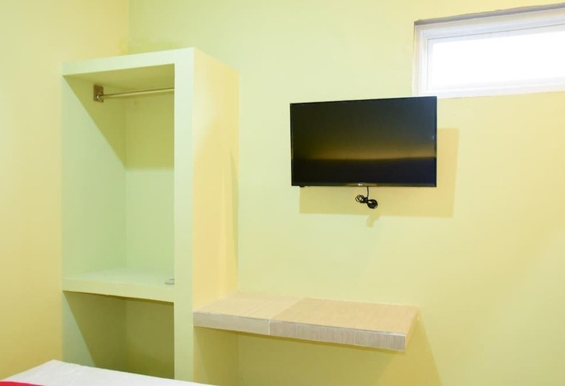 펜션 Reddoorz Near Mangga Dua Square