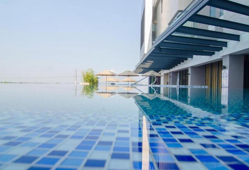 هتل Best Western Plus Metro Clark