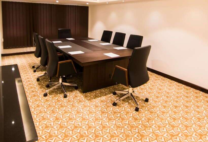 City Park Hotel Apartments