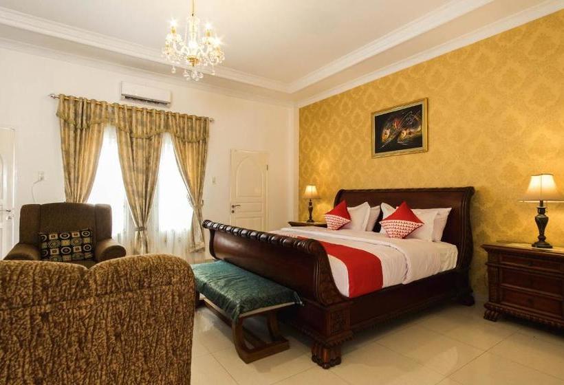 ホテル Oyo 269 Grand Shaqilla Syariah