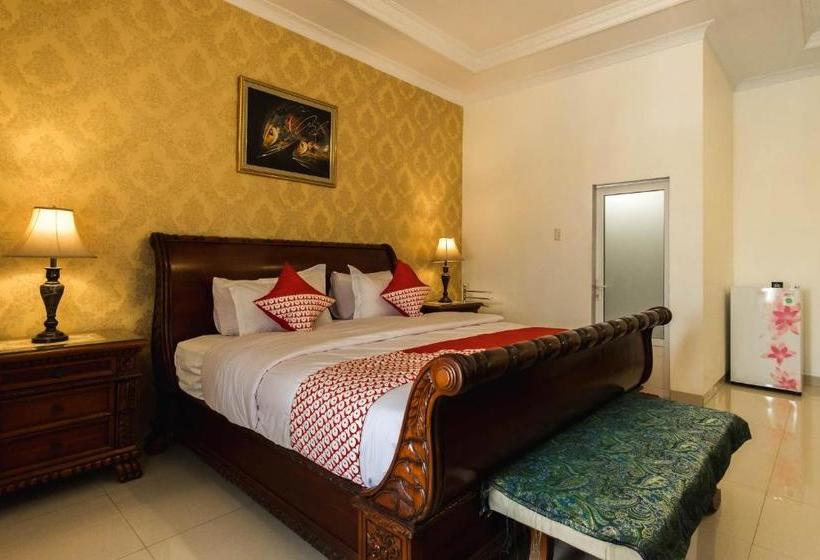 ホテル Oyo 269 Grand Shaqilla Syariah