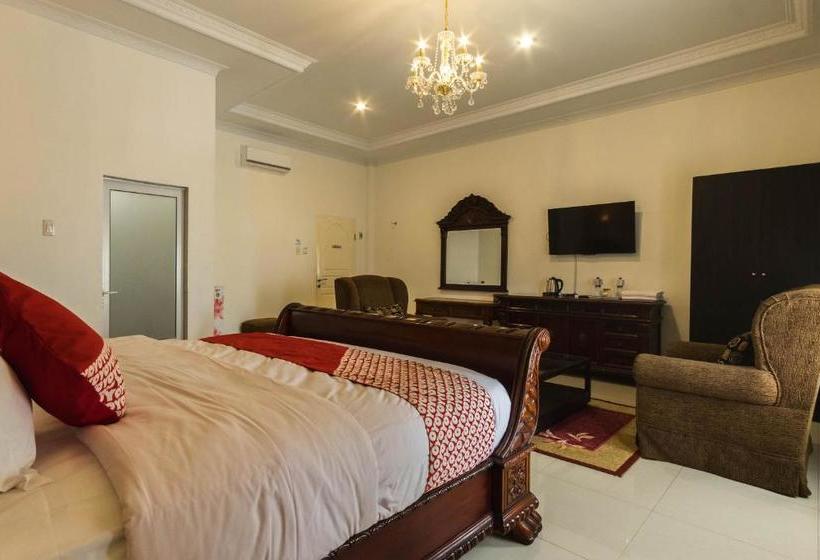 ホテル Oyo 269 Grand Shaqilla Syariah