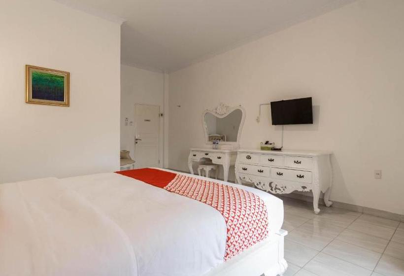 ホテル Oyo 269 Grand Shaqilla Syariah